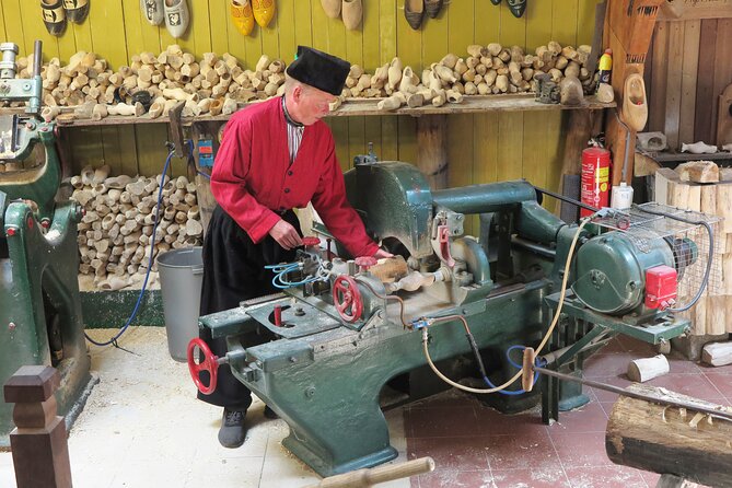 Private Tour of Simonehoeve Cheese Farm and Clog Factory - Stop at Simonehoeve Wagenweg 2: Cheese Making and Clog Cutting
