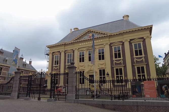 Private Tour of The Hague, Delft and Rotterdam with Lunch - Binnenhof and Ridderzaal: where governance becomes a walkable landmark