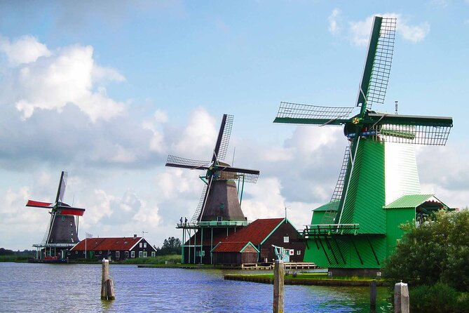 Private Tour to Giethoorn with boat and Zaanse Schans windmills - Guide-led pacing: how it helps at both stops
