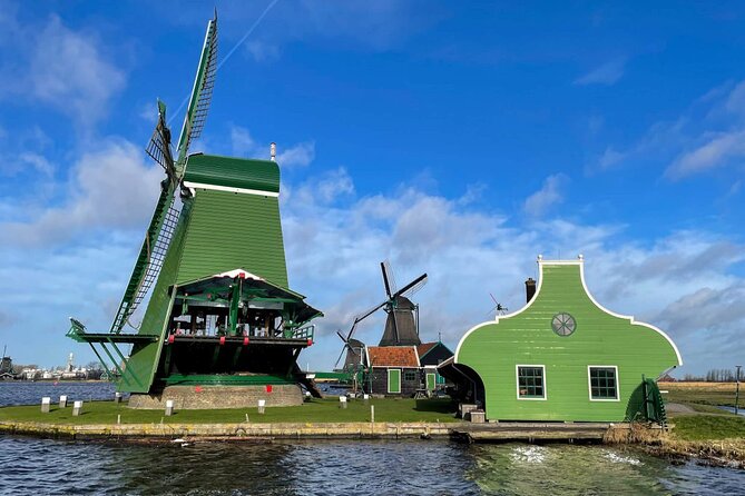 Private Tour to Giethoorn with boat and Zaanse Schans windmills - Should you book this Giethoorn and Zaanse Schans private tour?