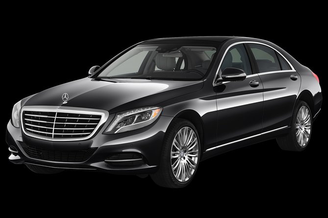 Private transfer between Rotterdam - Amsterdam (incl. Schiphol airport) - Schiphol pickup: where you stand and what your driver looks like