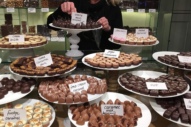 Private Walking Food Tour in Amsterdam - Rokin meet-up and the Old Amsterdam cheese store that starts it right