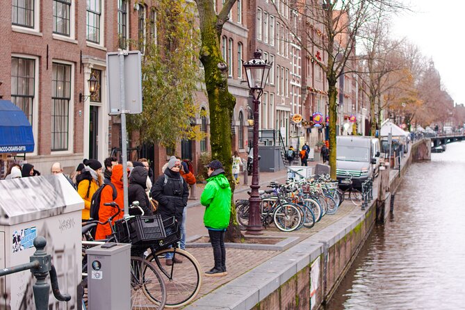 Private walking tour Amsterdam. English or Spanish. - Where Rembrandt fits in: making art feel like part of the street plan