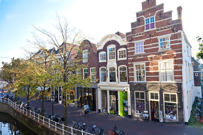 Private Walking Tour: Delft's Royal History and Pottery - Optional Royal Delft: where the Delftware story turns practical