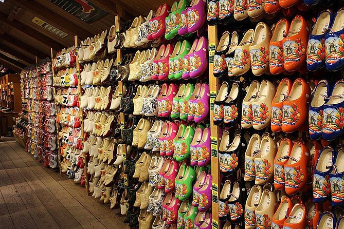 Private Zaanse Schans & Volendam Tour: Windmills, Cheese & Clogs - Volendam harbor walk: shopping, seafood, and easy wandering