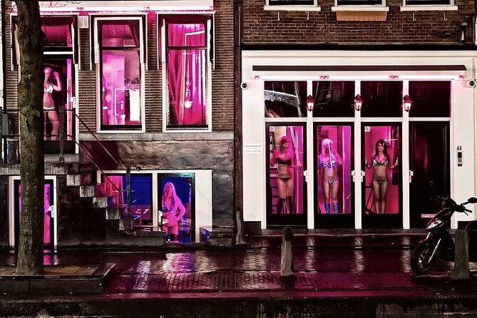 Red Light District Primetime Private Tour for 18+ Only - Barbizon Palace Hotel to Central Station, and what “private” really means