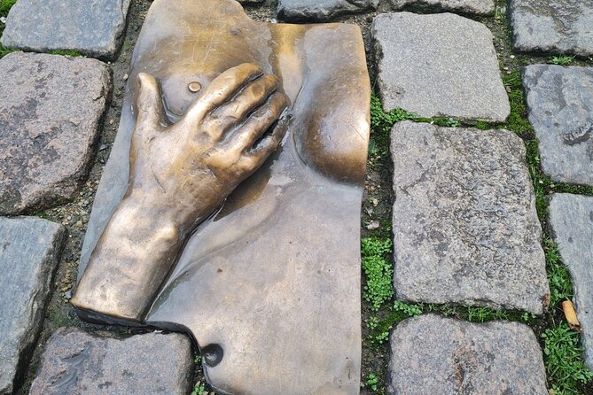 Red Light District Tour by Locals, Small Group (approx 4) - Peepshow Entrance and the Respectful Way You’ll See Adult Entertainment