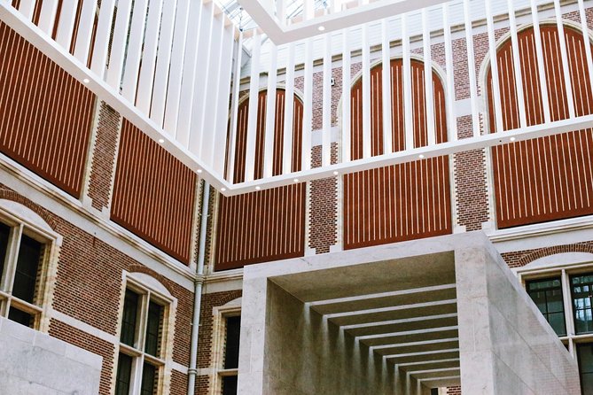Rijksmuseum & Amsterdam City Center - Exclusive Guided Tour - Canal houses, hofjes, and Dam Square: what “everyday Amsterdam” looks like