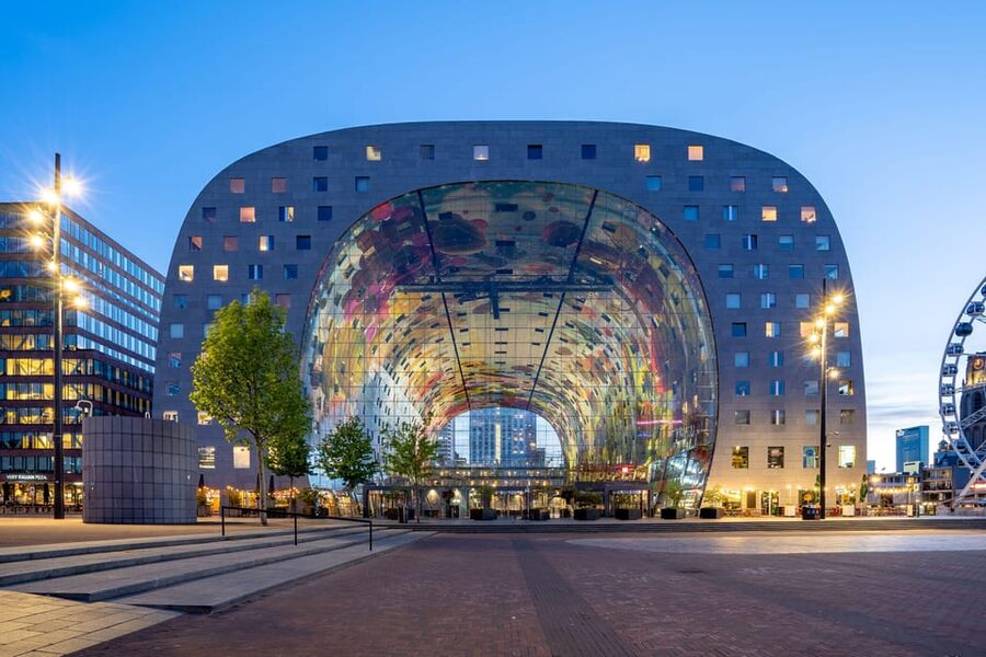 Rotterdam: Capture the most Photogenic Spots with a Local - Rotterdam Centraal First: Modern Geometry, Instant Photo Wins