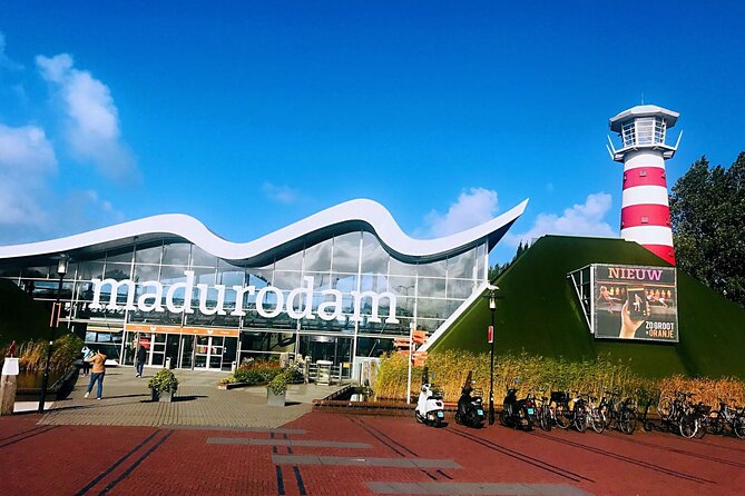Rotterdam, Delft, The Hague Day Tour Incl. Madurodam/Royal Delft - Delft: Markt-side elegance plus your one factory choice