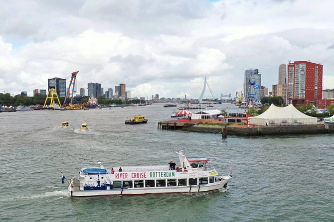 Rotterdam, Delft, the Hague, Madurodam from Amsterdam - The Hague by bus: government buildings and big-city context without the hike