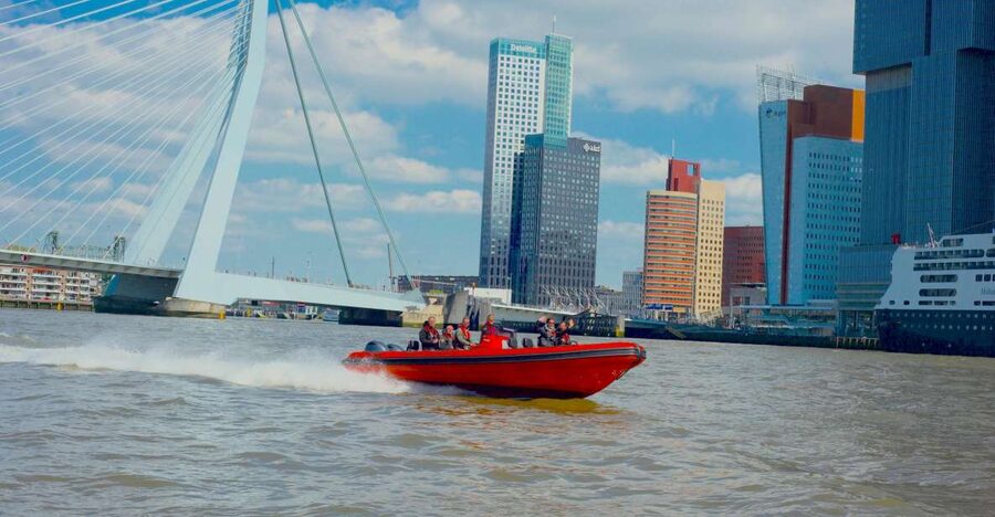 Rotterdam: Private Maas River Speedboat Cruise - Safety, motion, and what to wear so you enjoy the ride