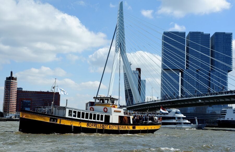 Rotterdam: Pub Cruise with Drinks and Bites - Pub Cruise Vibe, Real Harbor Views on the Maas