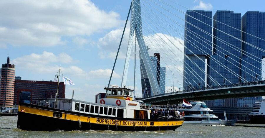 Rotterdam: Pub Cruise with Drinks and Bites - Indoor and Outdoor Space: Rain or Shine Comfort Plan