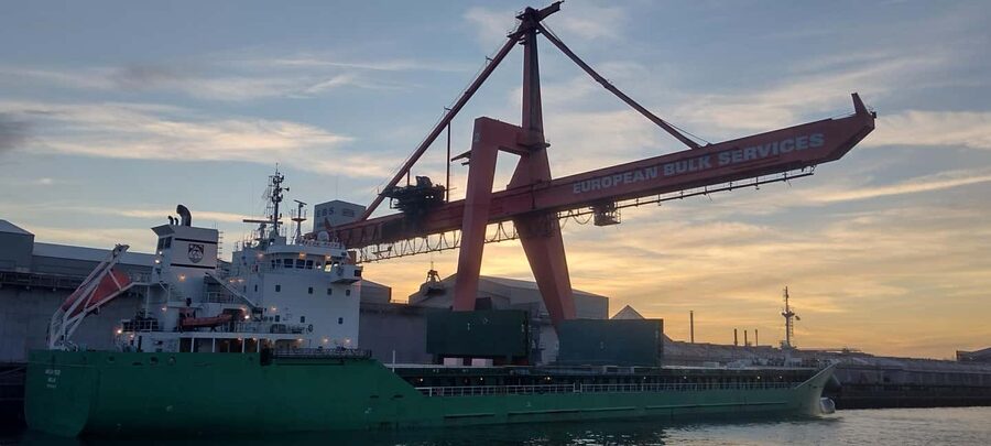 Rotterdam: Summer Evening Cruise with Live Entertainment - Step aboard Princess Amalia at WereldMuseum
