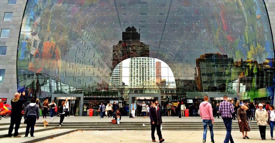 Rotterdam Tour with Cube House Admission - Historic Rotterdam stops: Town Hall, St. Laurens, and the WWII rebuild