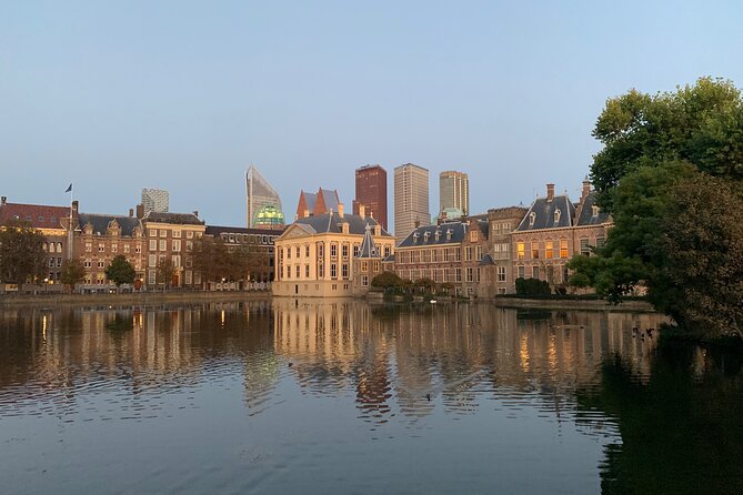 Royal The Hague Private Guided Walking Tour - Stop 4: Noordeinde Palace, where the King still uses the place