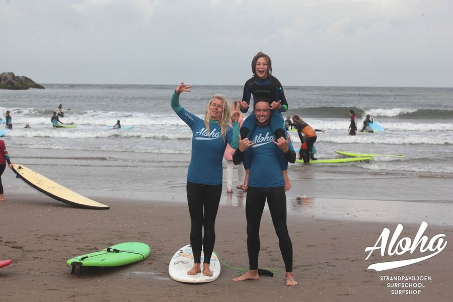Scheveningen Beach: 1,5 hour Surf experience for families - Learning the Board Feel: Standing Up on a Dutch Surfboard