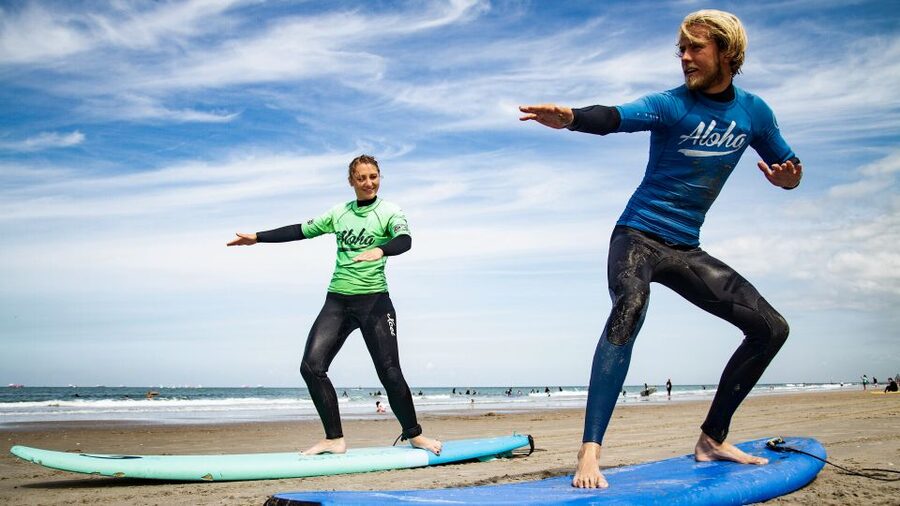 Scheveningen Beach: 2-Hour Surf Experience for Adults - Standup practice in a small group, or go private with max two