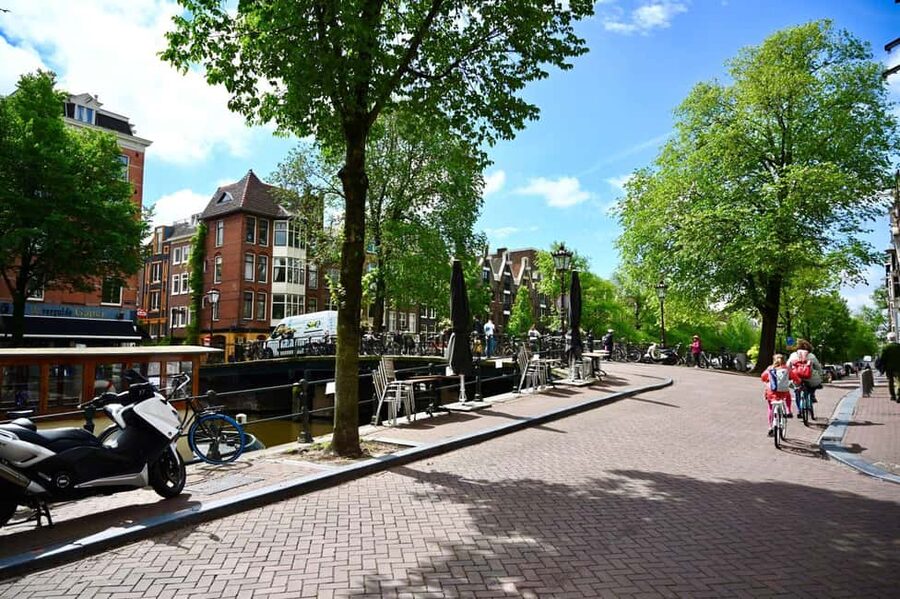 Secret Food Tours Amsterdam - Jenever and Local Drinks: Small Sips, Big Context
