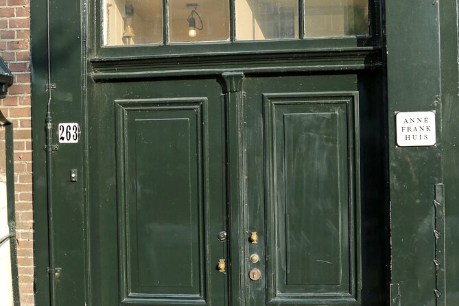 Self-Guided Audio Tour Holocaust Series: The Jewish Quarter - Portuguese Synagogue: Refuge Stories and Forced Conversions