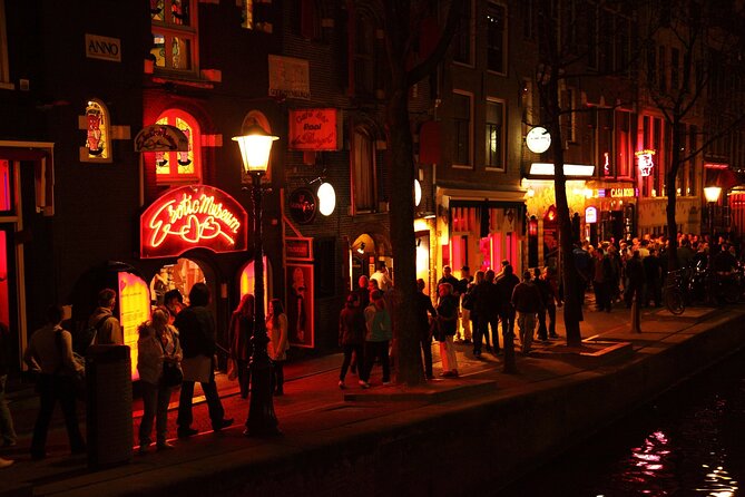 Self-Guided Audio Tour of The Red Light District - How the self-guided soundwalk fits your day