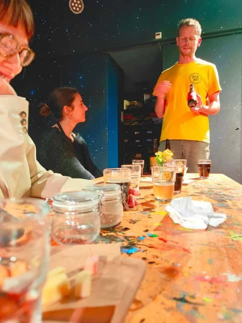 Skipping Lines & Sipping Beers: A History Tour of Amsterdam - Quick hits you can taste and see