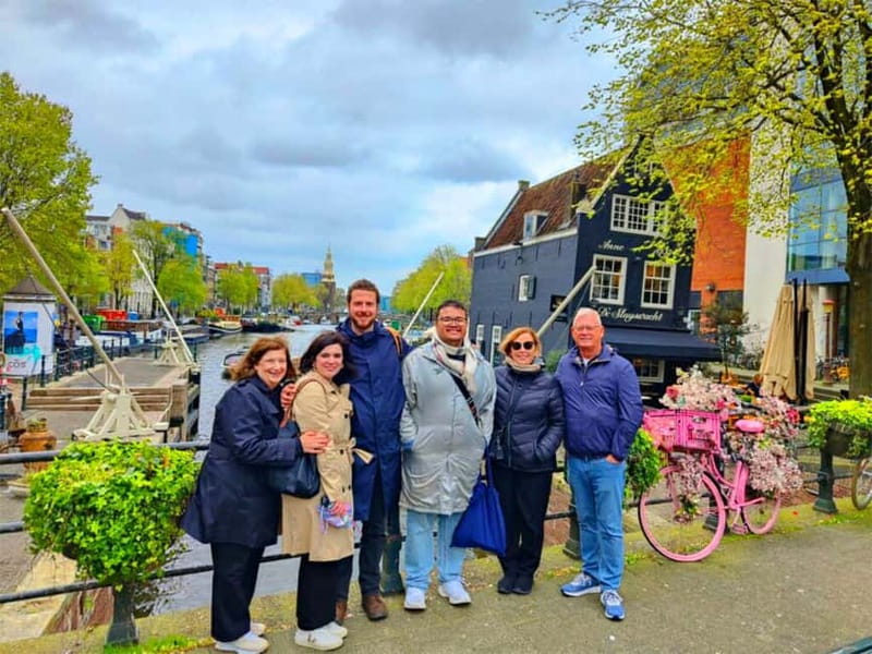 Skipping Lines & Sipping Beers: A History Tour of Amsterdam - Canal walking that turns into Amsterdam history (without lecturing)