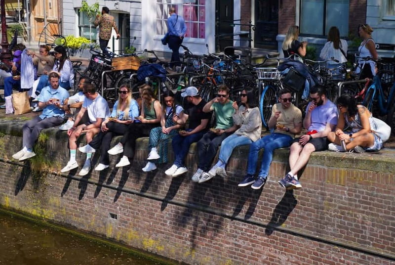 Skipping Lines & Sipping Beers: A History Tour of Amsterdam - Price and value: what you actually get for $80
