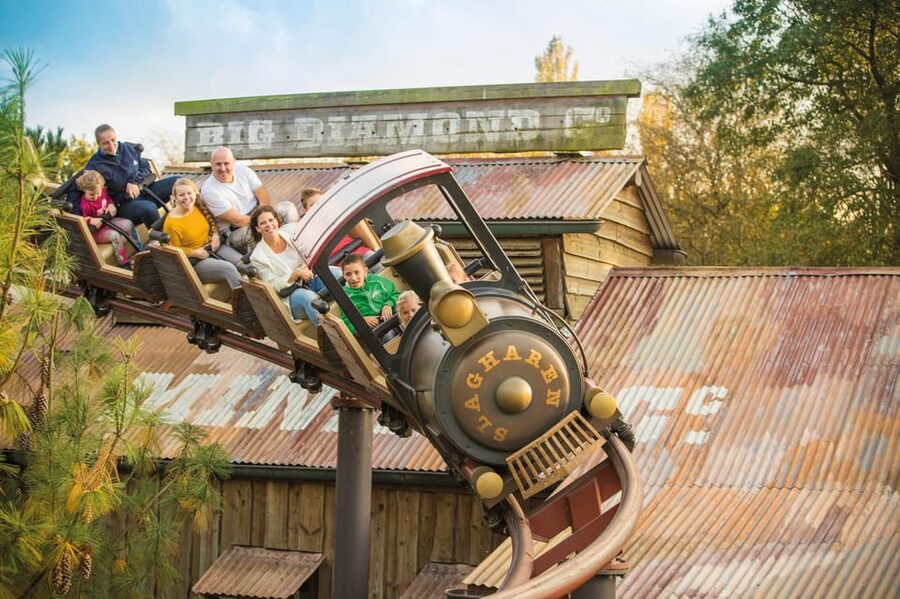 Slagharen: Dayticket Themepark & Resort Slagharen - Gold Rush and the thrill ladder: plan your big coaster moment