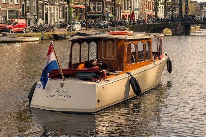 Small-Group Luxury Canal Cruise with Local Skipper - Private electric boat time on Amsterdam canals