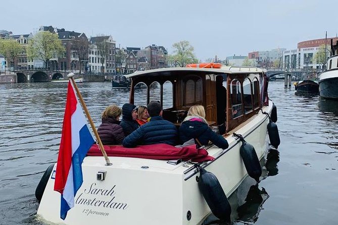 Small-Group Luxury Canal Cruise with Local Skipper - What makes this cruise feel luxurious, not just sightseeing