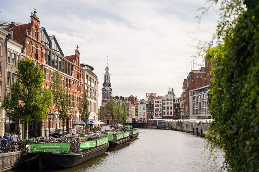 Small-Group Walking Tour with Amsterdam Canal Cruise - Who this tour suits best, and who should skip it