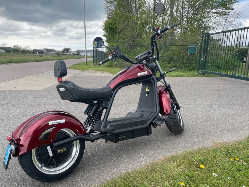 Texel: Explore Texel with a Café Cruiser E-scooter - Getting started: your intro, route tips, and the feel of the e-chopper