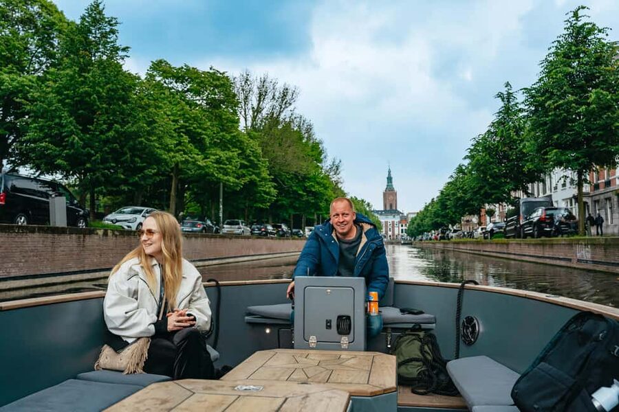 The Hague: Canal Cruise with music from local artists - From Prinsessepark to canal views, start simple and get ready