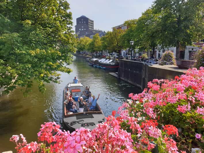 The Hague: City Canal Cruise - Comfortable boat setup and small-group vibe