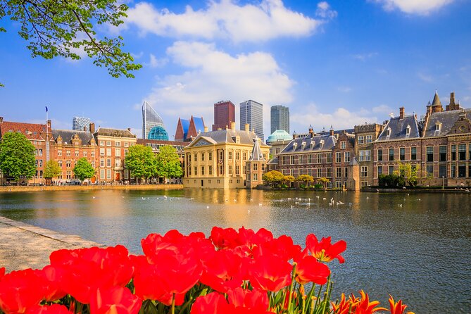 The Hague: City Walk Audio Guide in 7 Languages on your Phone - How this phone-guided walk works in real life