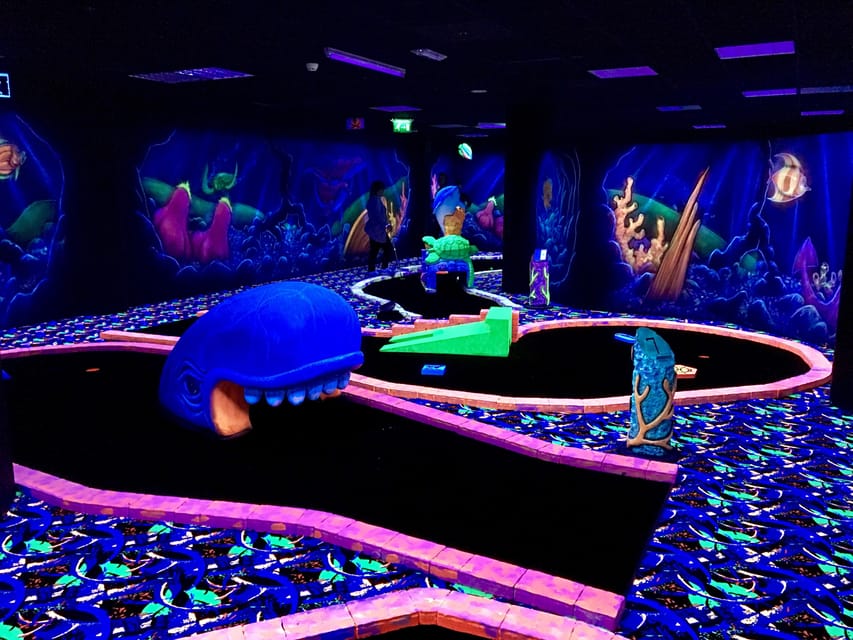 The Hague: Glowgolf Glow in the Dark Indoor Minigolf - Entering the Palace Promenade Glow World