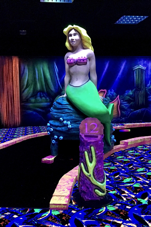 The Hague: Glowgolf Glow in the Dark Indoor Minigolf - Where This Fits in a Day in The Hague