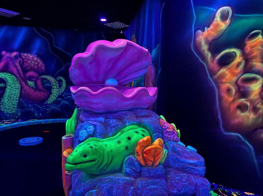 The Hague: Glowgolf Glow in the Dark Indoor Minigolf - The 3D, Water-Themed Course With Life-Sized Animals