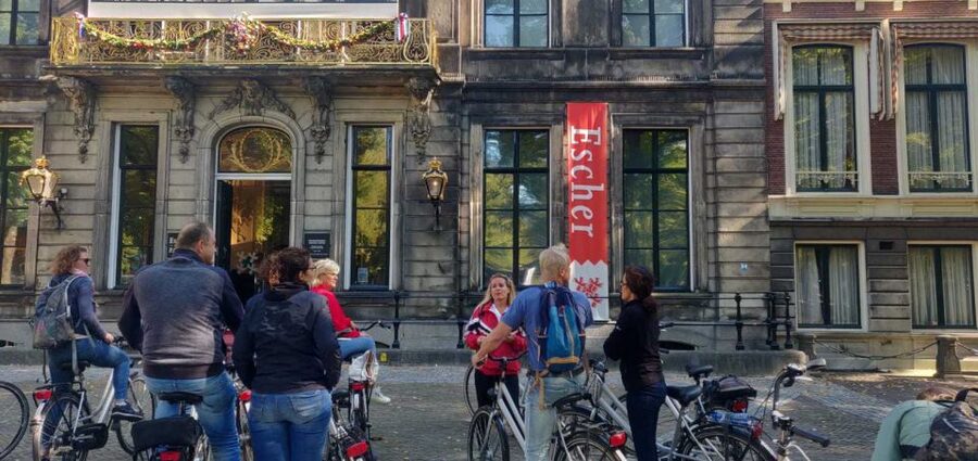 The Hague: Highlights Bike Tour - Why this 2.5-hour bike tour is a smart way to see The Hague