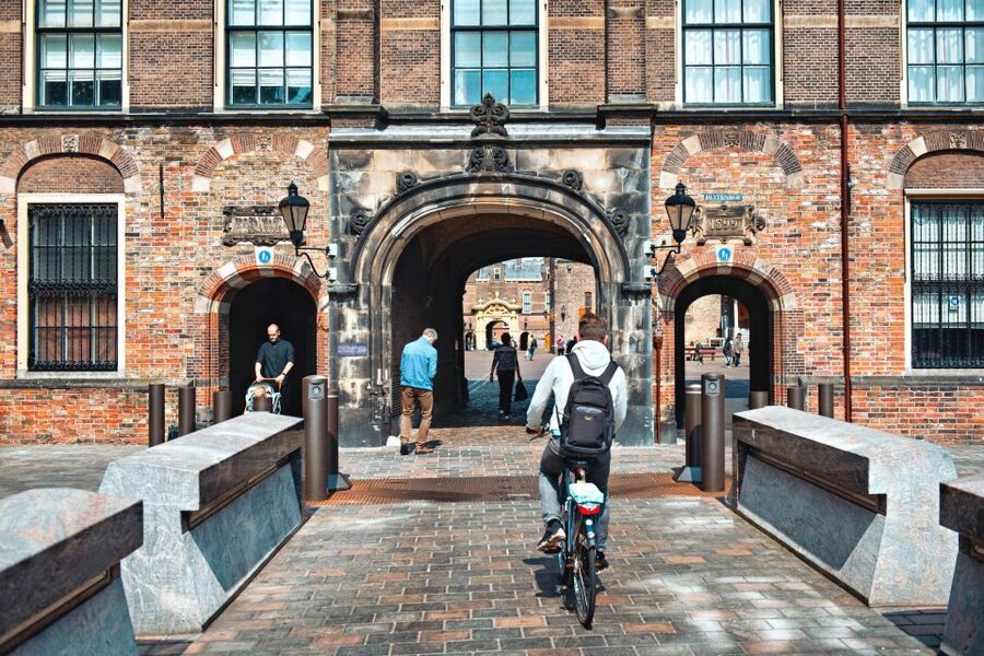 The Hague: Highlights Bike Tour - Guides like Michel make the difference between seeing and understanding