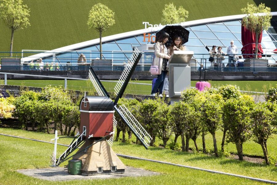 The Hague: Madurodam Miniature Park Entry Ticket - Dutch culture and icons, from water control to cheese and gezelligheid