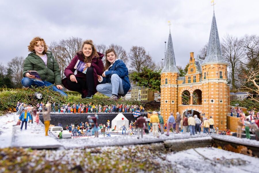 The Hague: Madurodam Miniature Park Entry Ticket - Timing your visit so you are not stuck waiting
