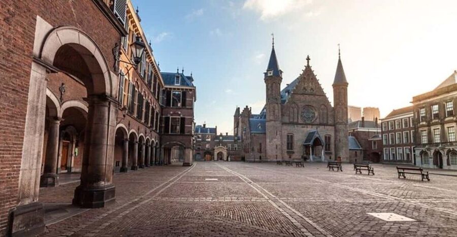 The Hague : Must-See attractions Private Walking Tour - Mauritshuis Royal Picture Gallery, art history without the museum brain fog
