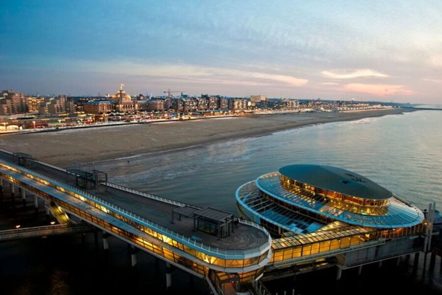 The Hague: Private Custom Walking Tour With A Local Guide - What you’ll actually see on the walk: sights, monuments, and museum exteriors