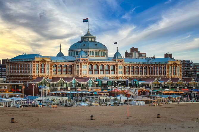 The Hague Self-Guided Audio Tour - Stop 5: Fisherman’s Wife of Scheveningen, maritime life told through sculpture