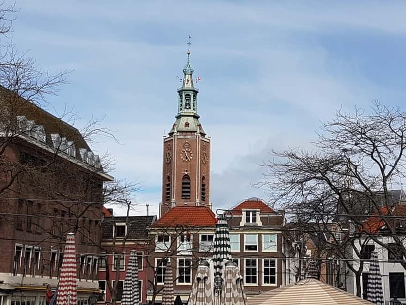 The Hague Tower Guided Tour - Before you climb: check-in, water, and getting the language right