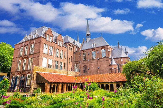 Uniquely Utrecht: An Audio Tour of its Charming City Centre - Start at Achter de Dom: Getting Oriented Fast