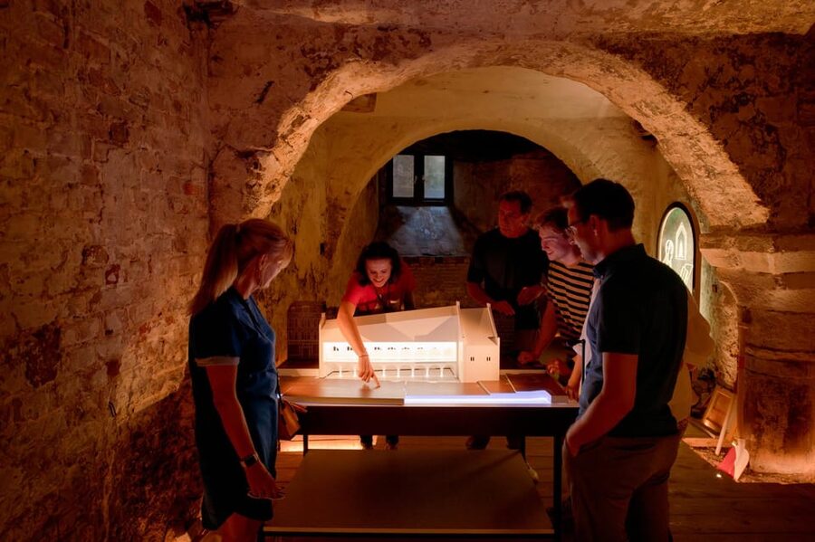 Utrecht: Domplein Highlights Tour - Dom Church: Switching from Excavation to Living Landmark